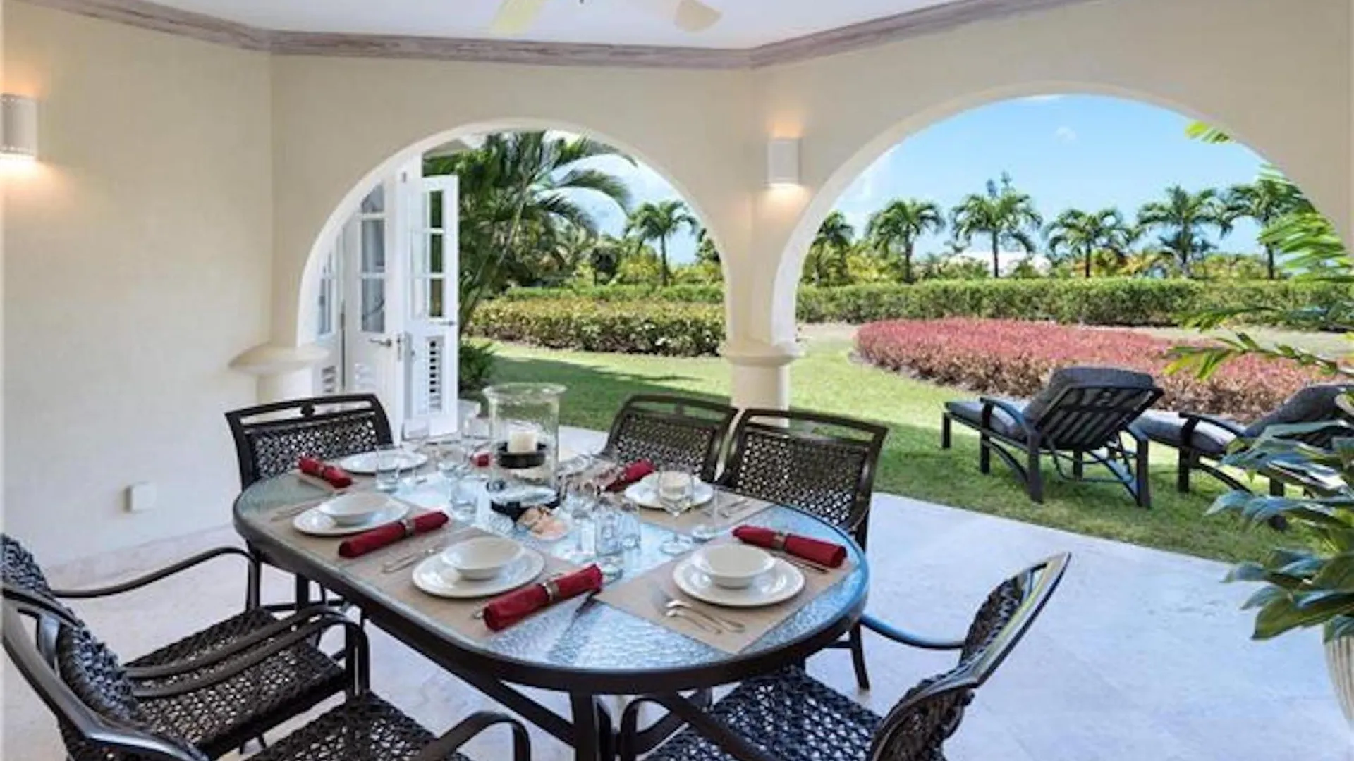 Royal Apartments 2 Bedrooms Communal Pool セントジェームス